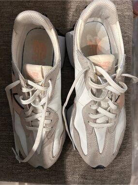 New Balance
327 "White Pink Haze" sneakers